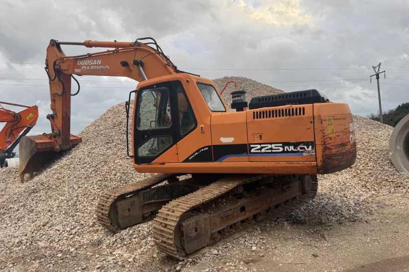 OmecoHub - Immagine DOOSAN SOLAR225NLCV